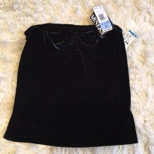 Woman’s strapless top